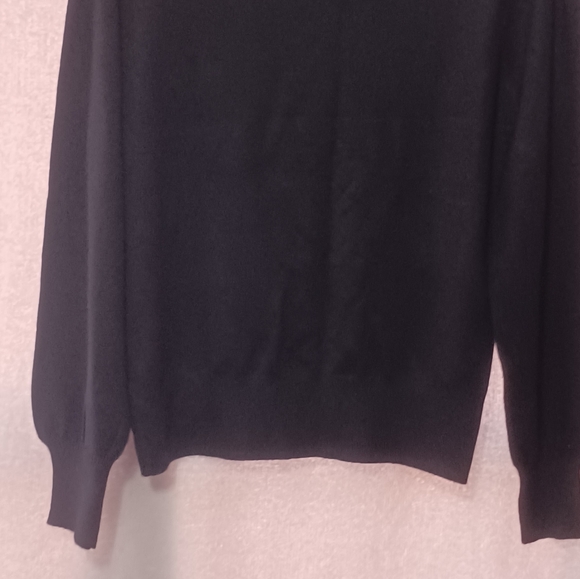 JOSEPH  A. Bkack With Rhinestone Accent Sweater Medium Long Sleeve  NEW - Picture 3 of 7